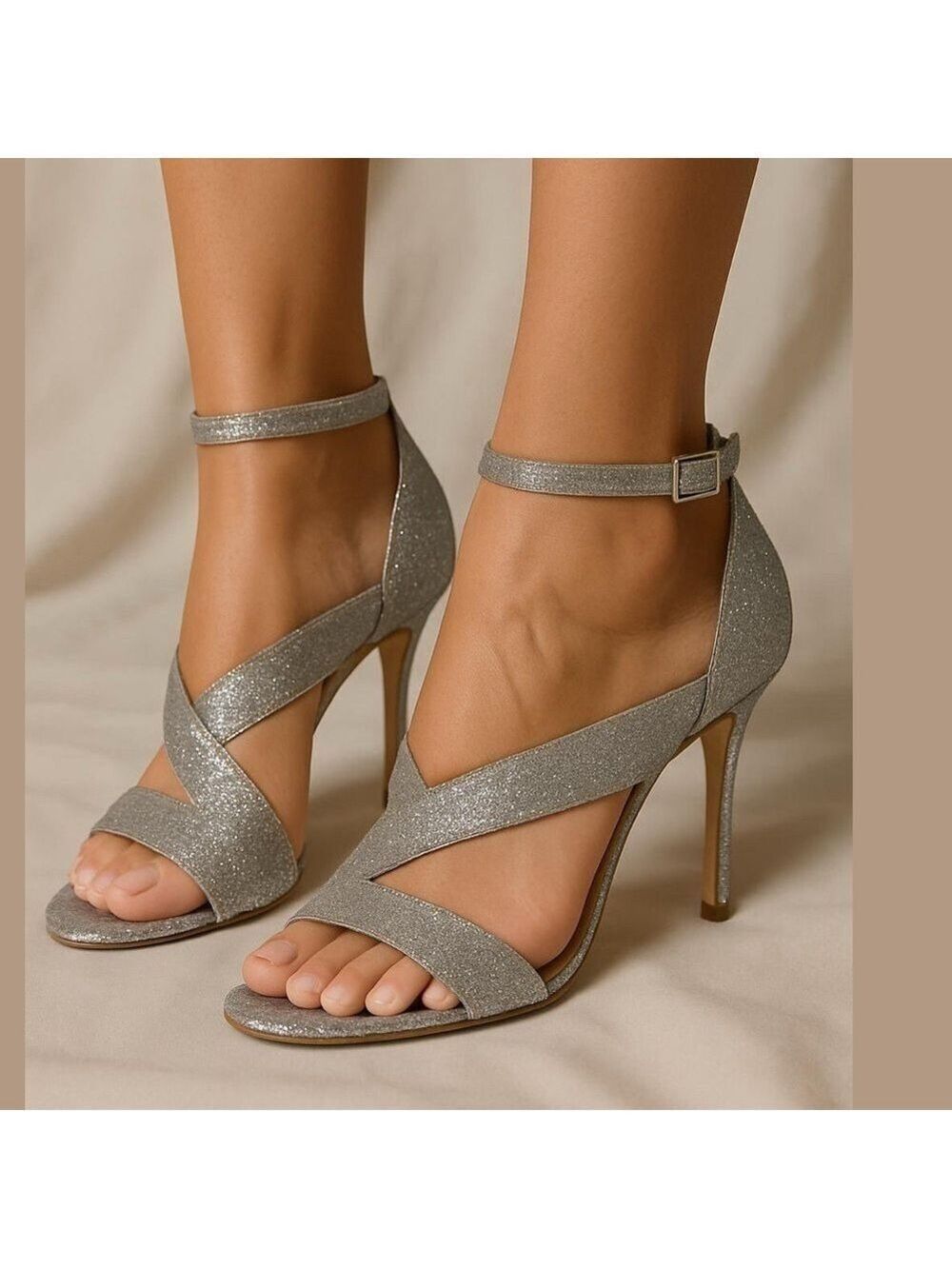 IMAGINE VINCE CAMUTO Pascal2 heeled sandals open toe shoes silver glitter sz 5.5